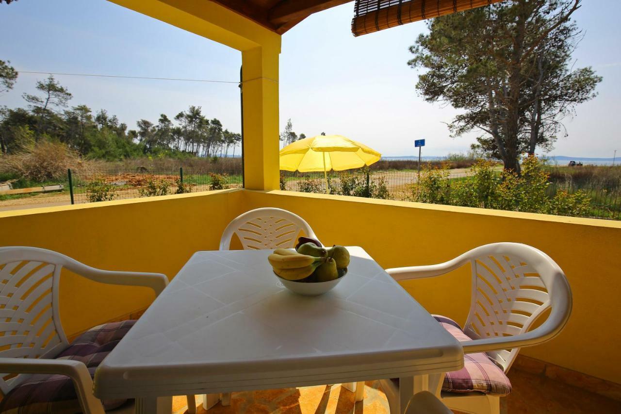 House On The Beach Tin Privlaka  Esterno foto
