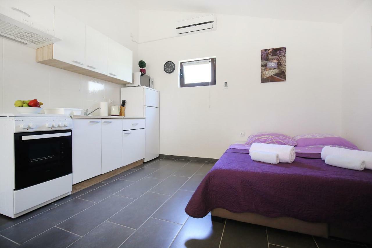 House On The Beach Tin Privlaka  Esterno foto